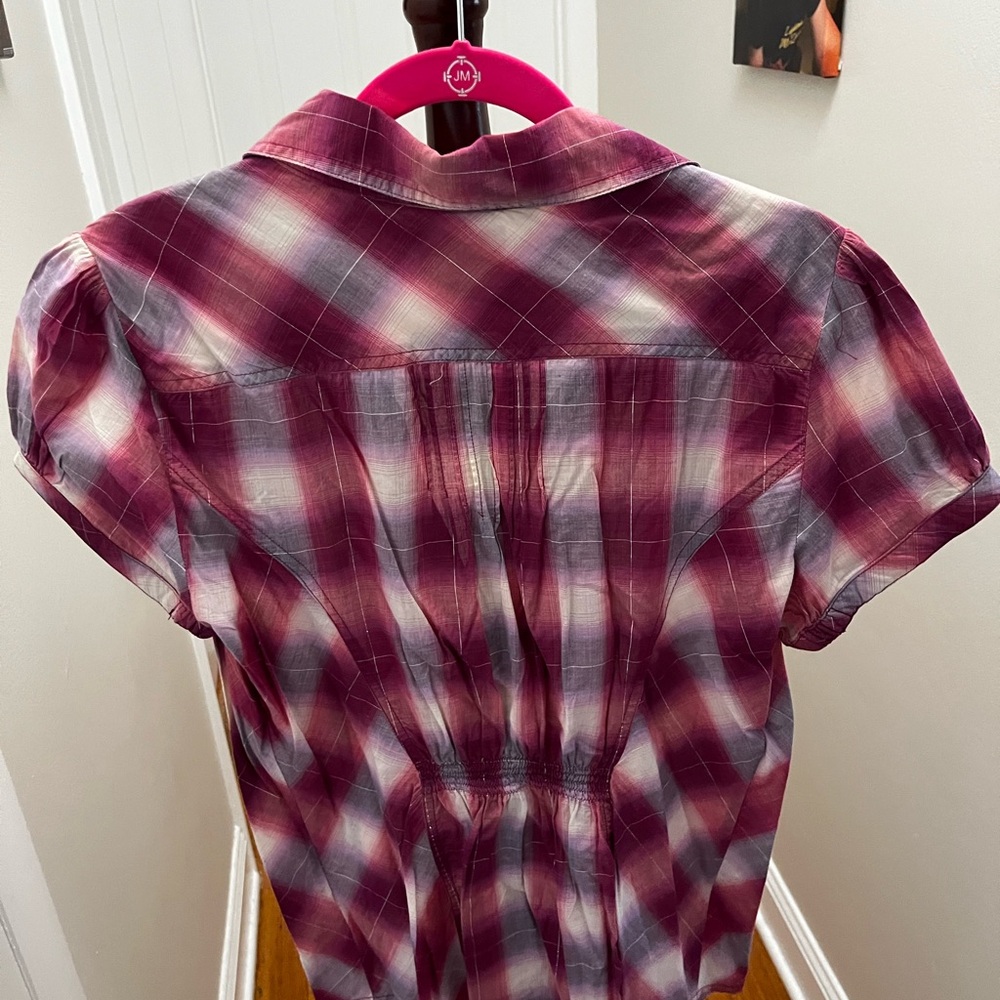 Guess button down blouse - Picture 3 of 6